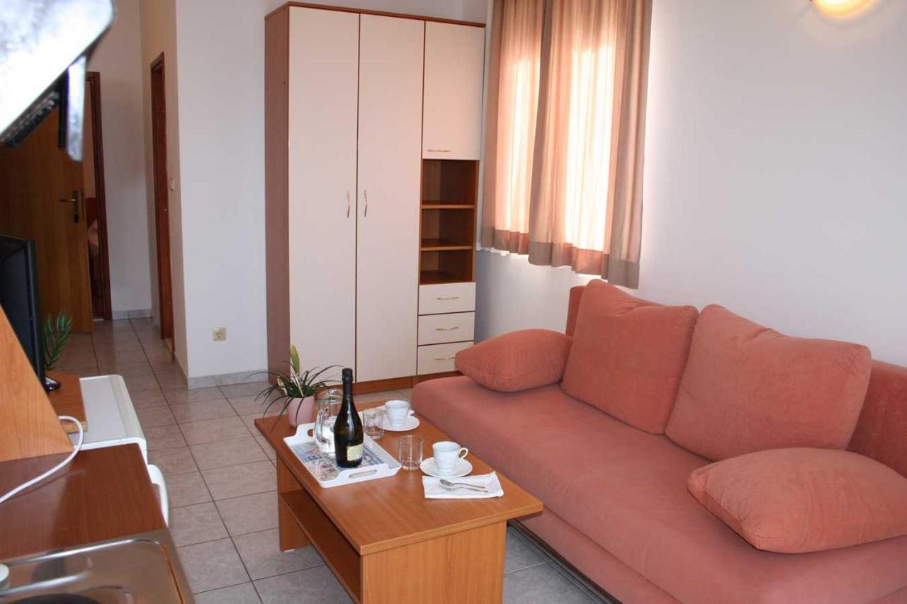 Villa Dvor Apartments Omiš Exterior foto