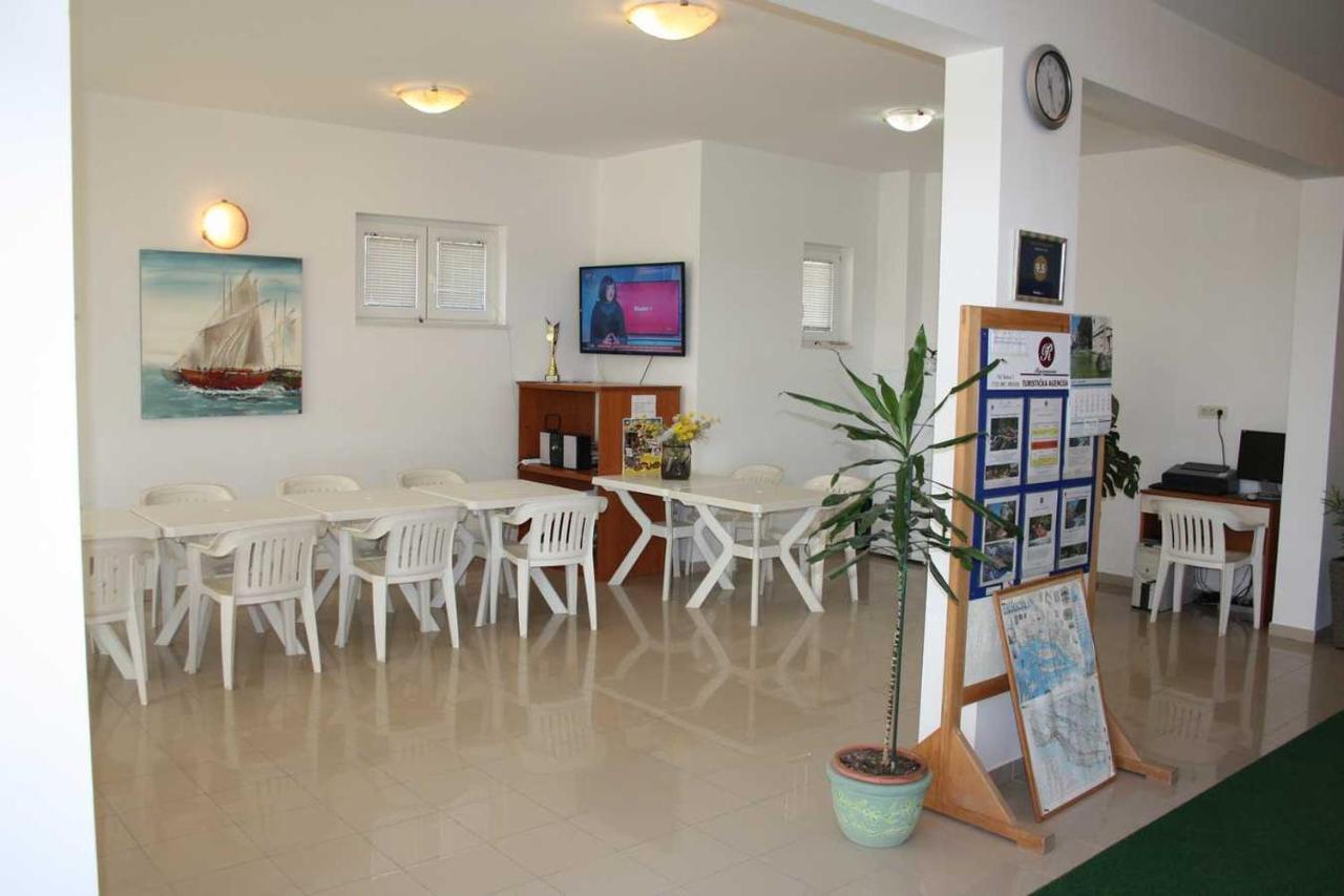 Villa Dvor Apartments Omiš Exterior foto