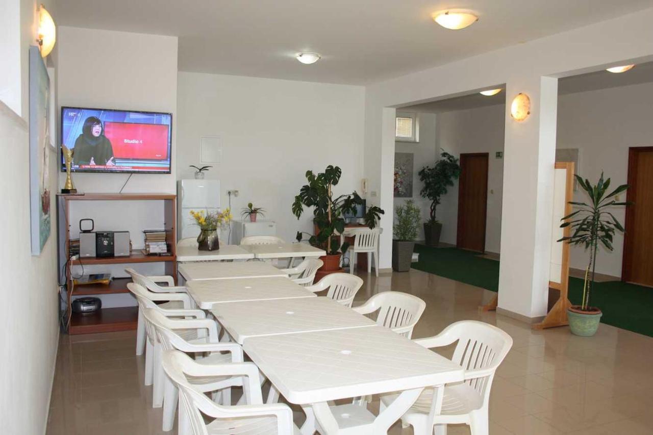 Villa Dvor Apartments Omiš Exterior foto