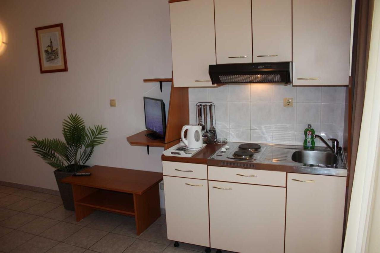 Villa Dvor Apartments Omiš Exterior foto