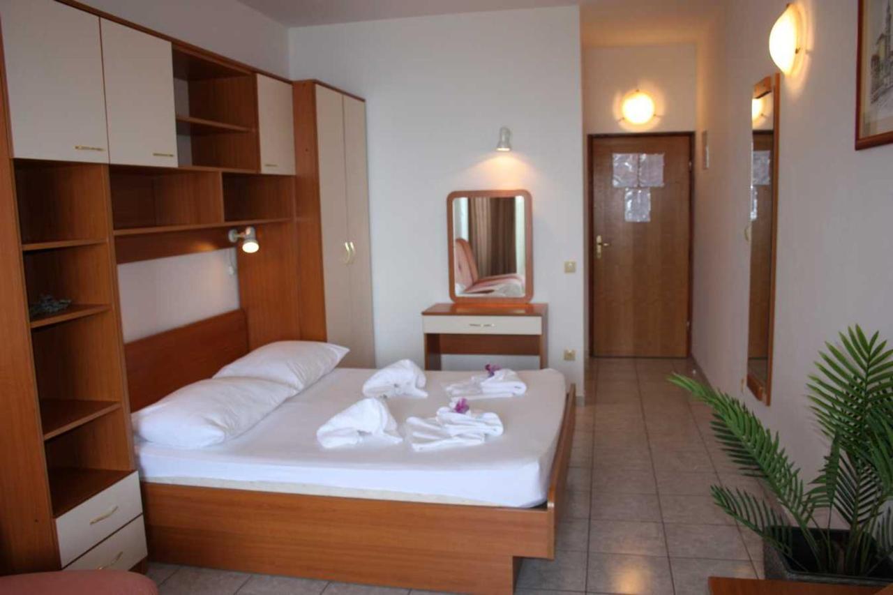 Villa Dvor Apartments Omiš Exterior foto